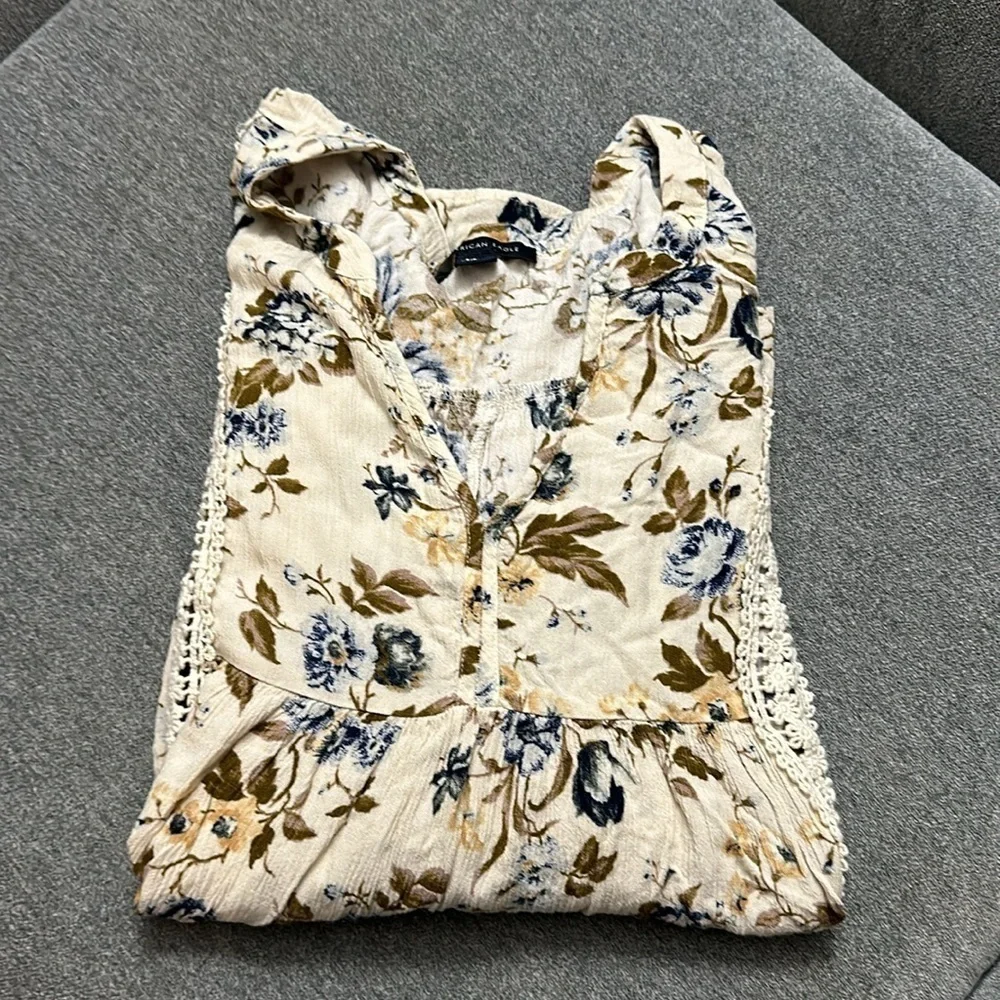 American Eagle Size Small Oversized Babydoll Shirt/Lace, Blue, Yellow,Tan Floral